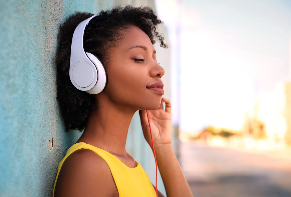 Ouvir música faz bem para a saúde! Mas faça da forma correta!